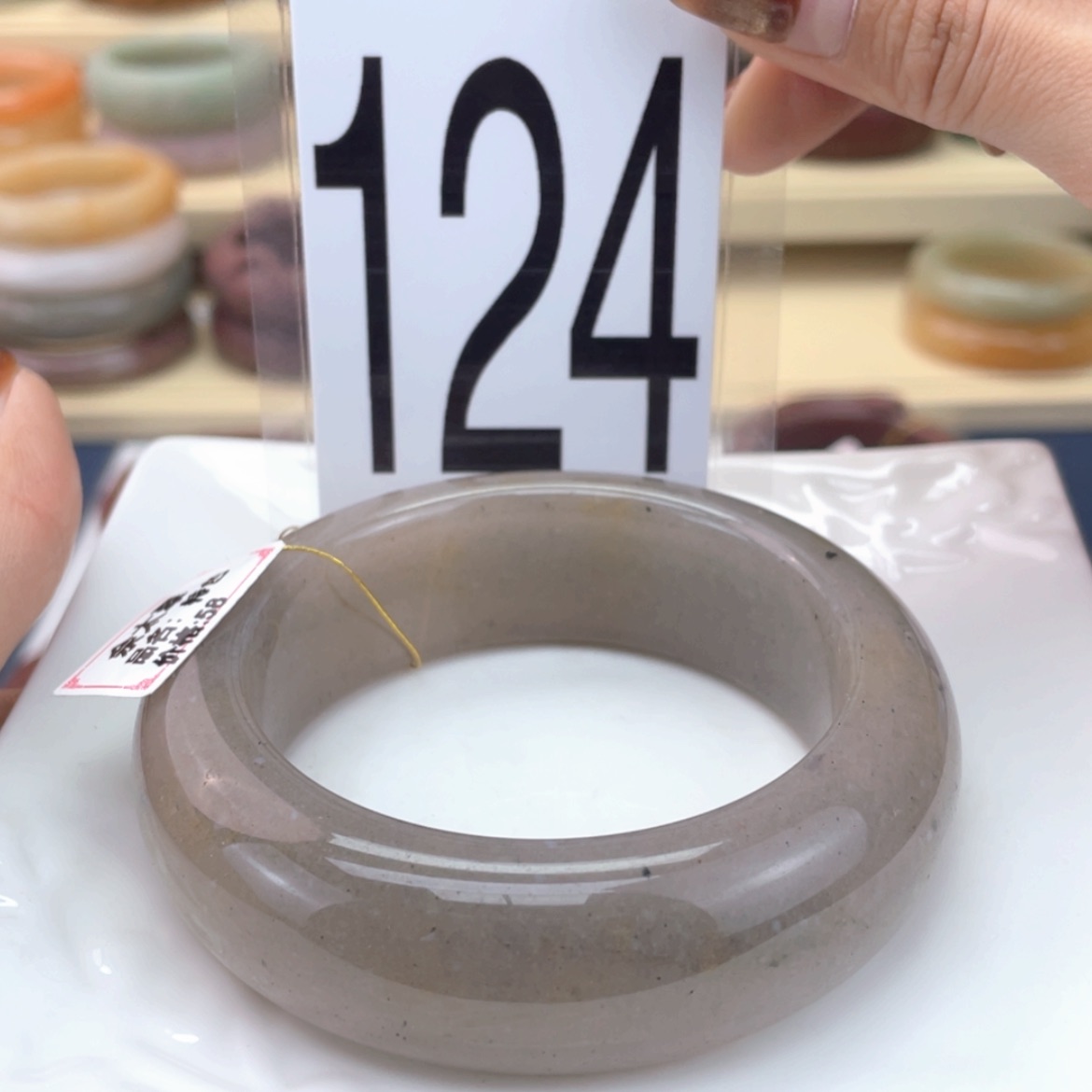 【闪购商品】石英质玉手镯未镶嵌