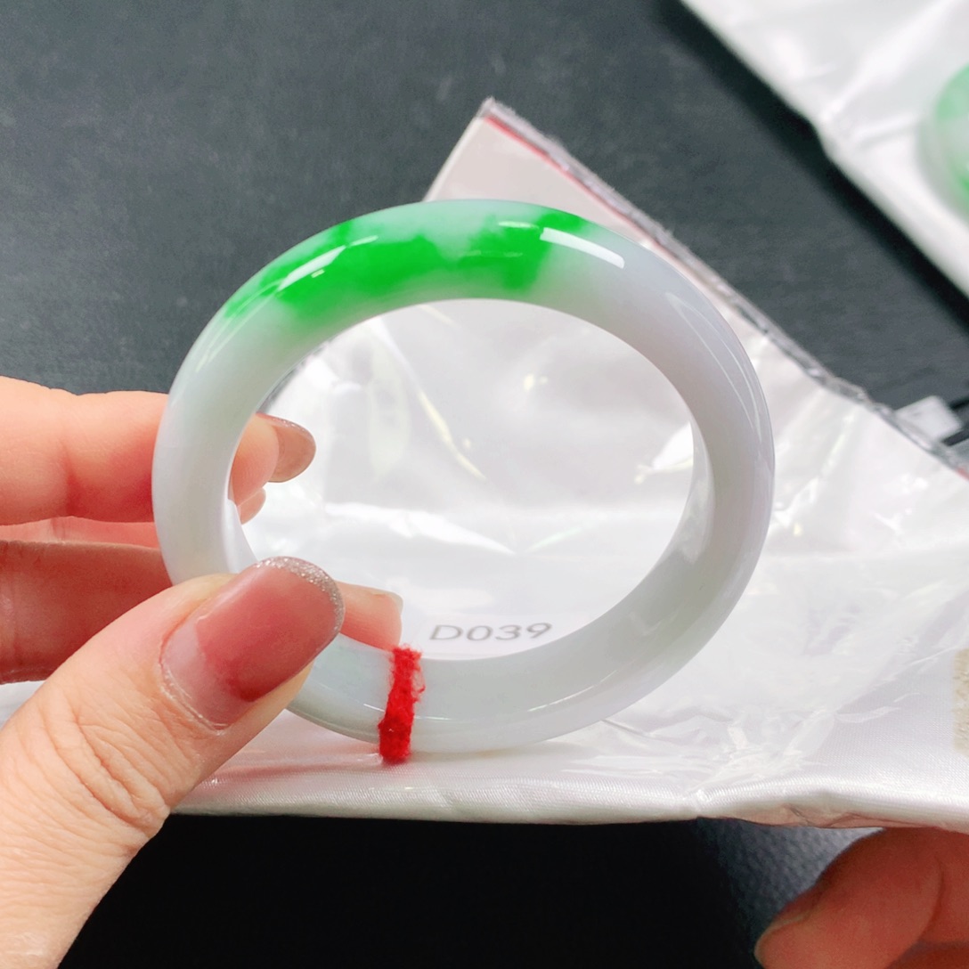 翡翠未镶嵌手镯03