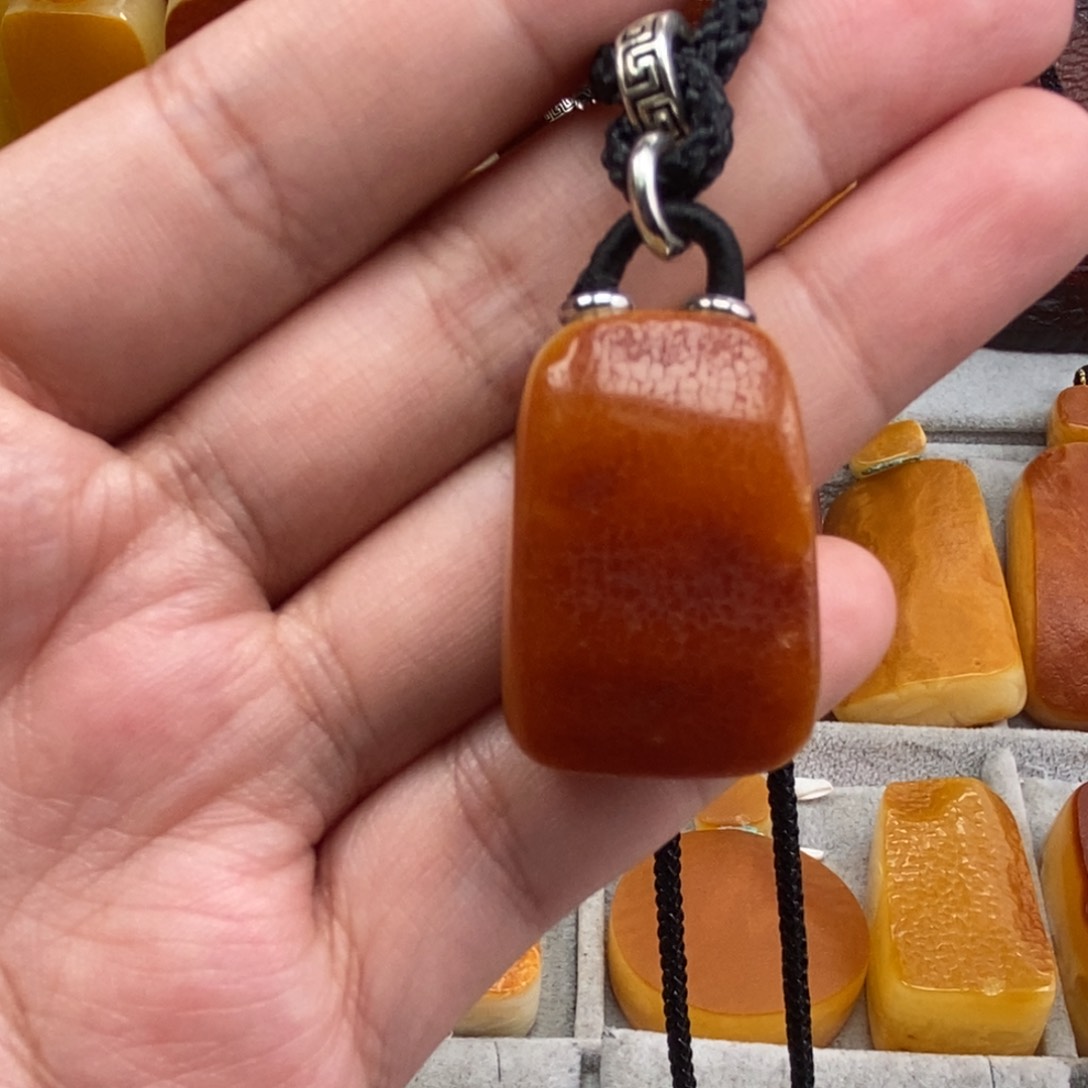 琥珀吊坠(赠链)未镶嵌
