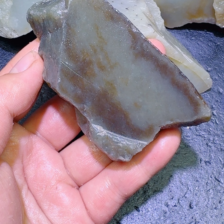 和田玉未镶嵌珠宝半成品