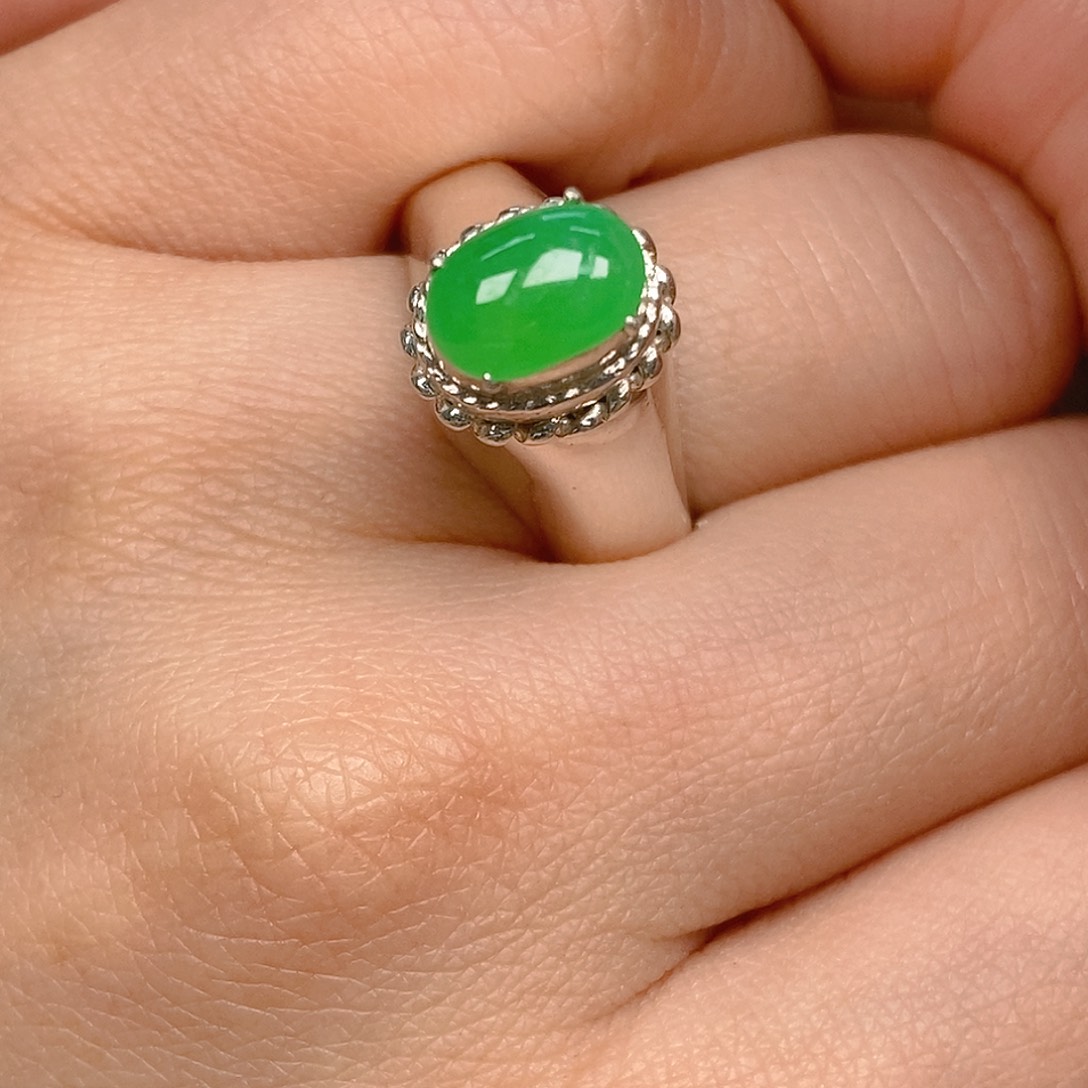 翡翠戒指未镶嵌翡翠