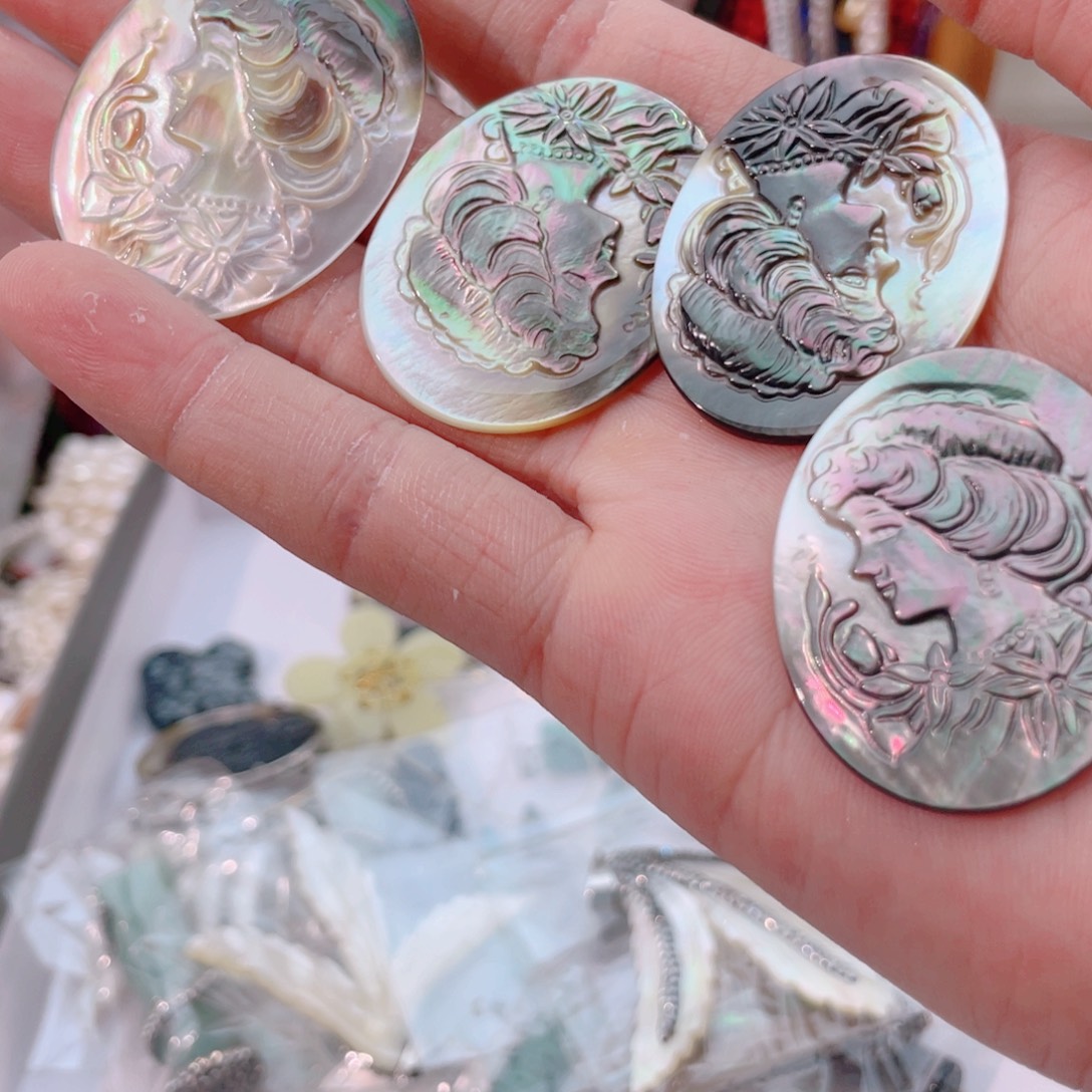 玛瑙/玉髓未镶嵌珠宝半成品蝶贝卡梅奥1颗卡30*40