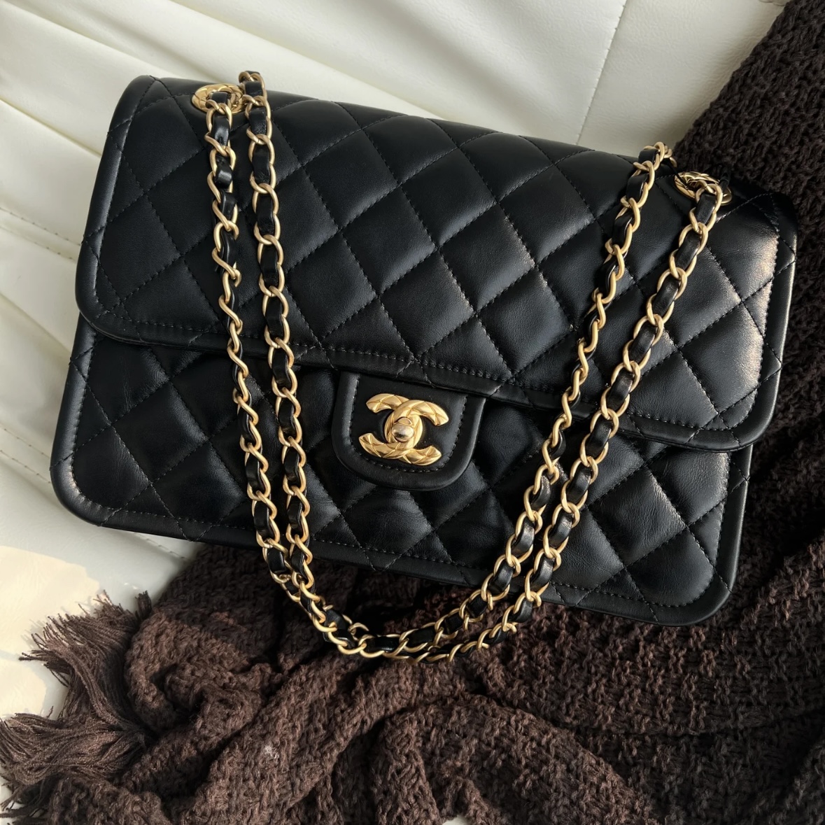 99新 Chanel/香奈儿 多多奢品/香奈儿24K黑金浮雕扣豆腐包/99新