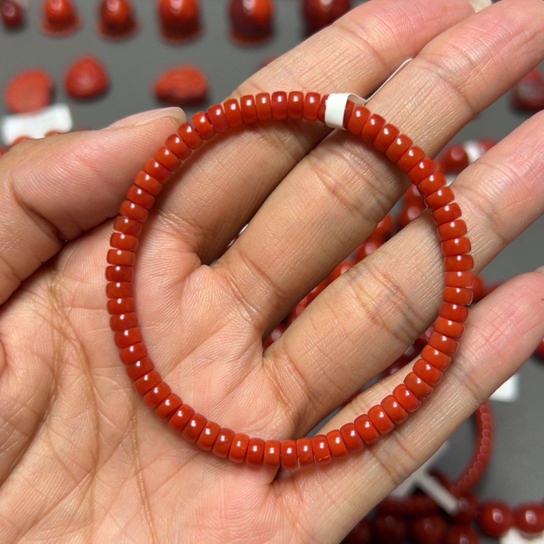 南红玛瑙未镶嵌手串 柿子红小药片 约4.5mm 性价比