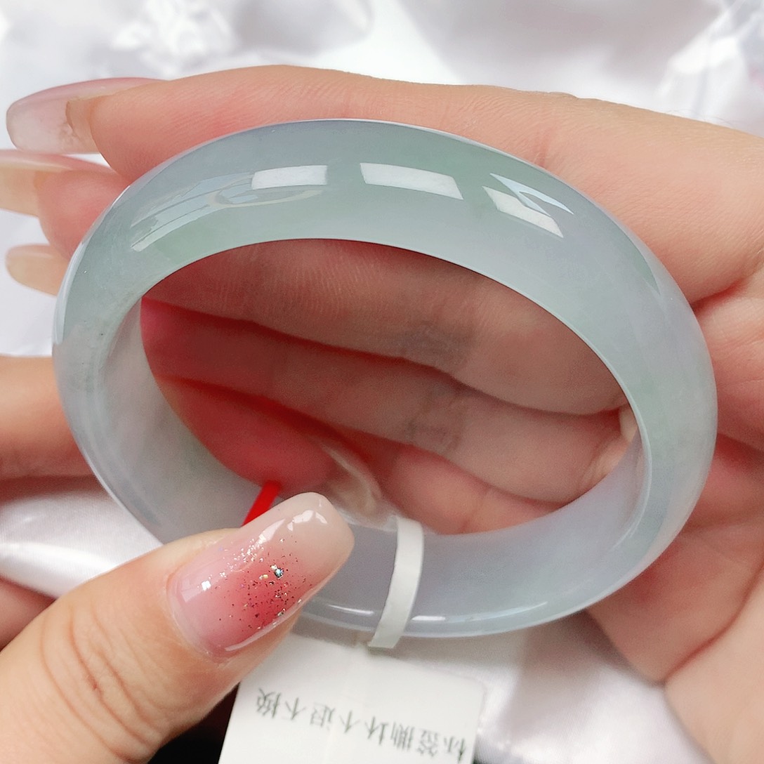 翡翠手镯未镶嵌抖音533