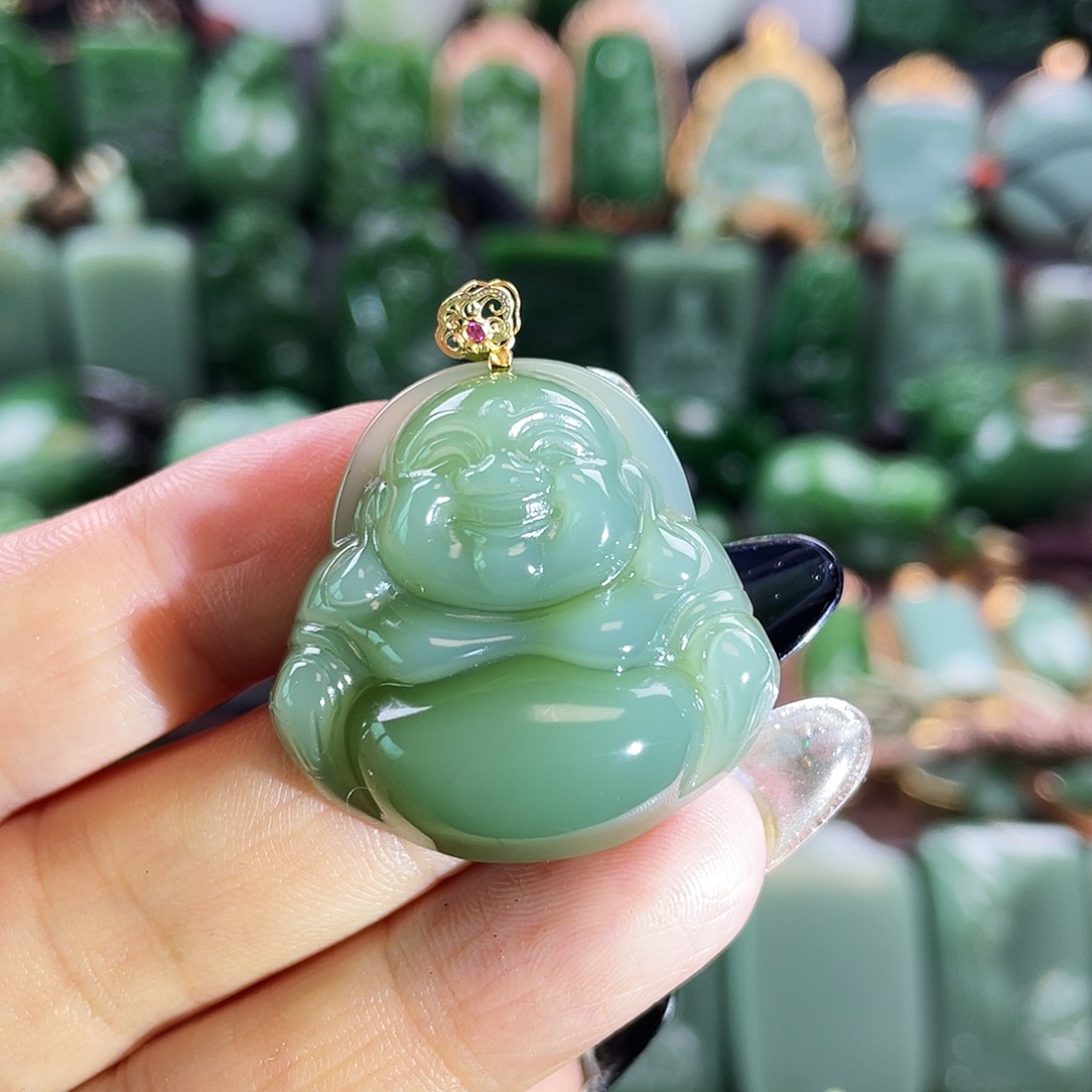 和田玉挂件18K金镶嵌