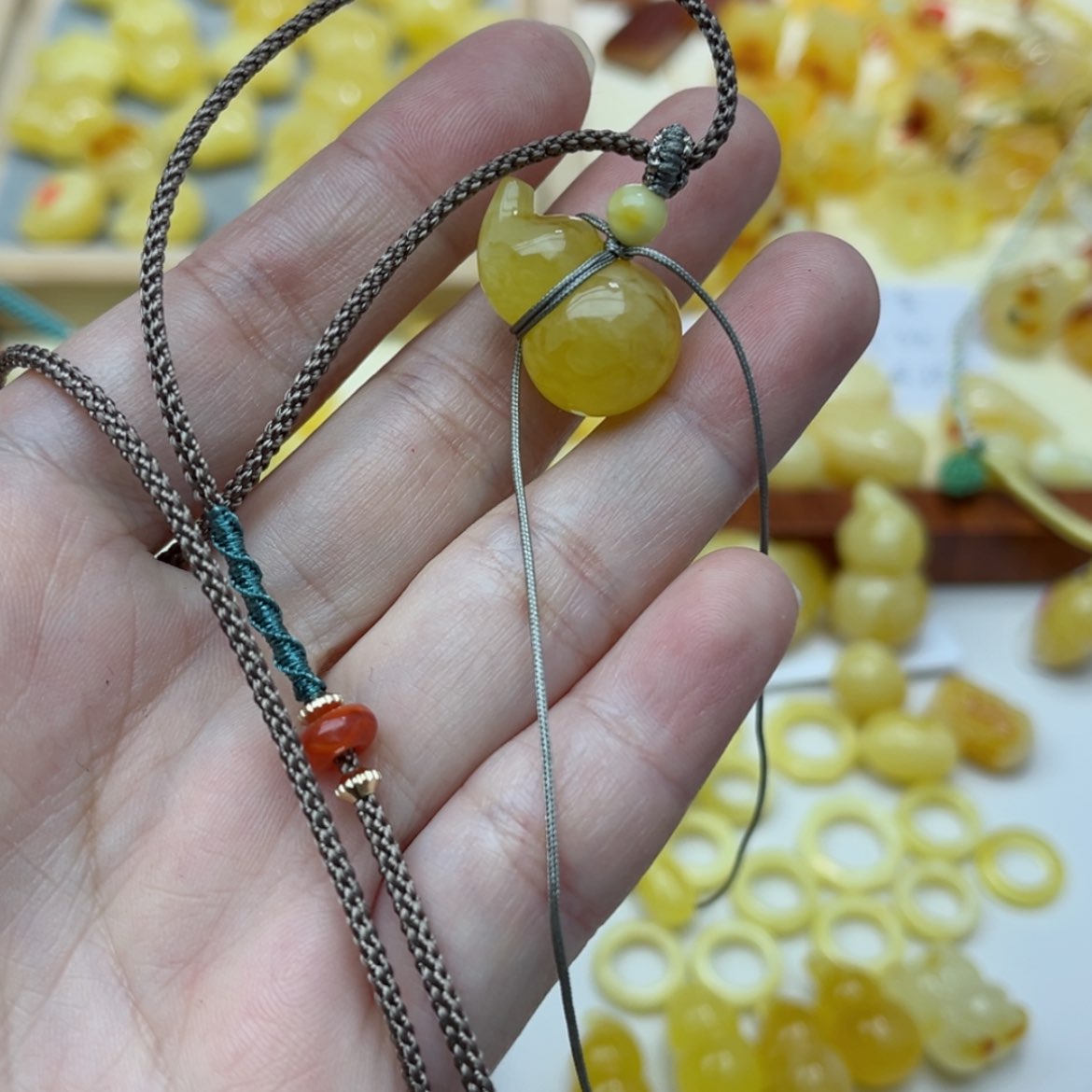 【闪购商品】蜜蜡裸石未镶嵌配饰