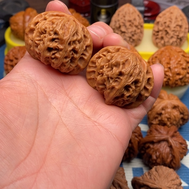 文玩核桃把件宫灯