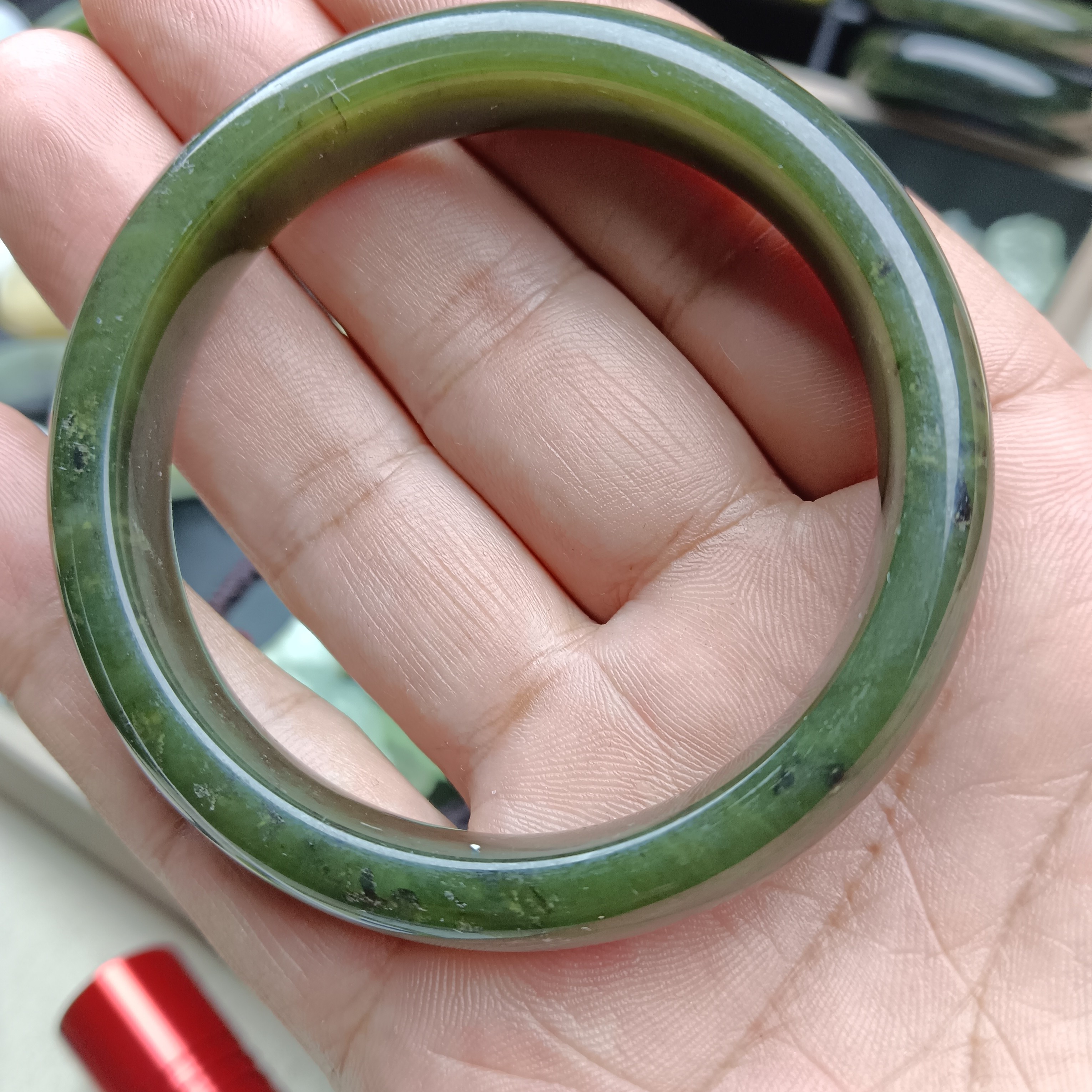 天然岫玉宽版手镯