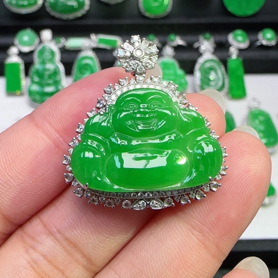 翡翠18K金镶嵌颈饰吊坠