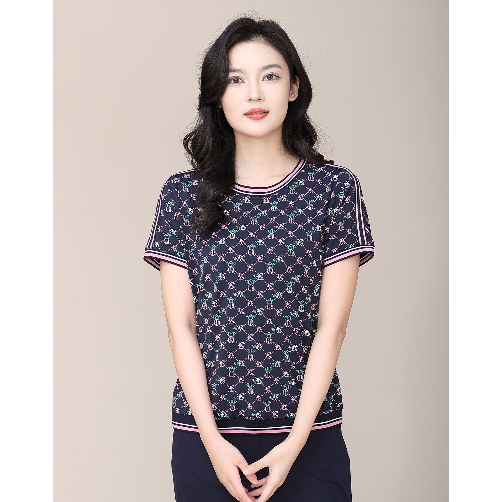 中年妈妈夏装运动服洋气2025新款中老年女夏季短袖T恤