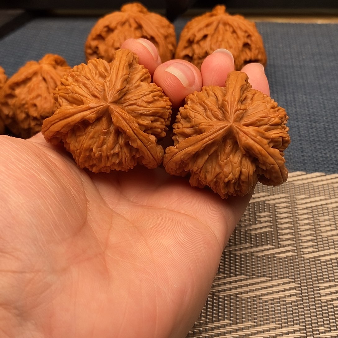 咚***咚文玩核桃吊坠三棱