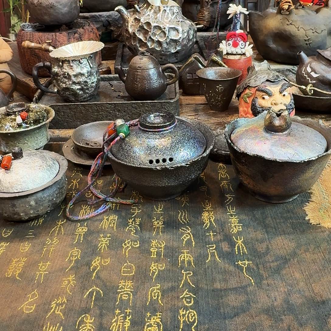 啊***这紫砂茶案与国同庆，节日快乐！愿你眉间带笑