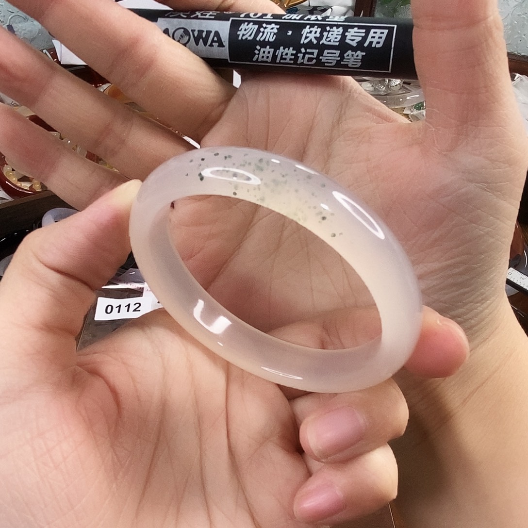 玛瑙/玉髓未镶嵌手镯0113。54.3圈。