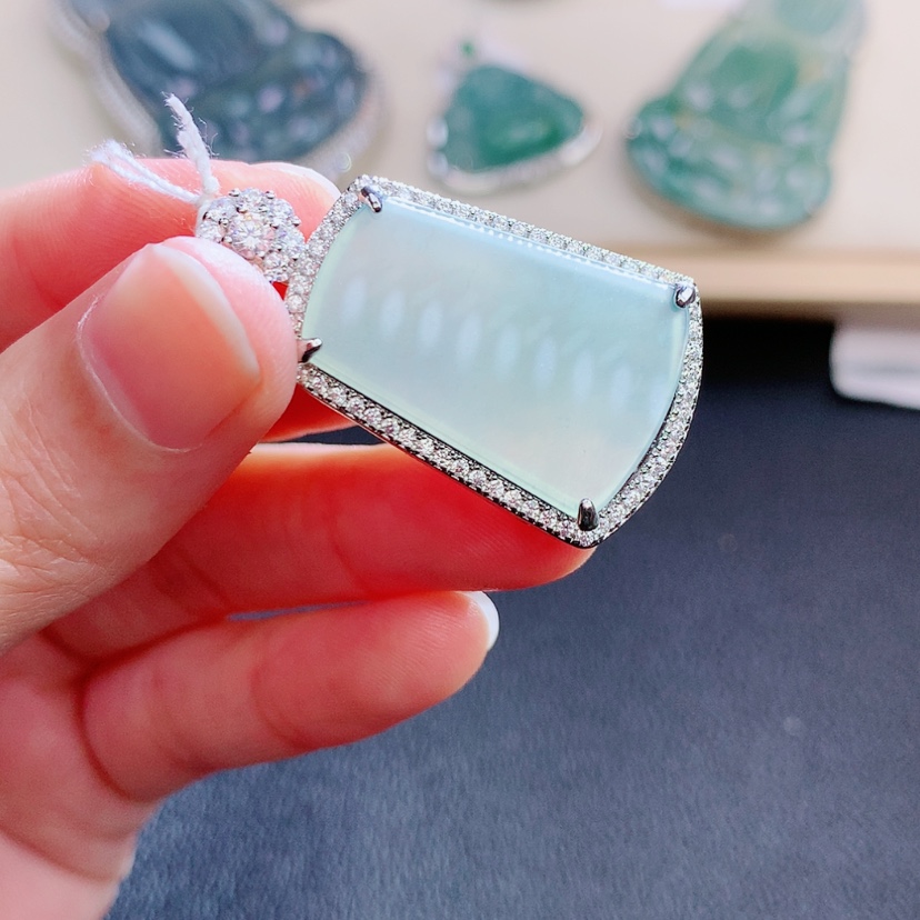 【闪购商品】翡翠颈饰未镶嵌翡翠