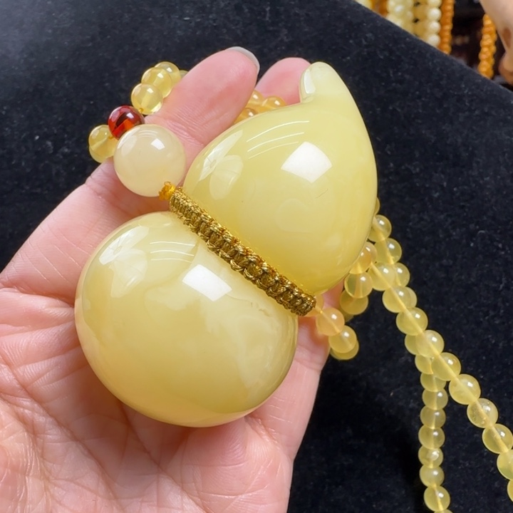 蜜蜡珠宝奇石未镶嵌