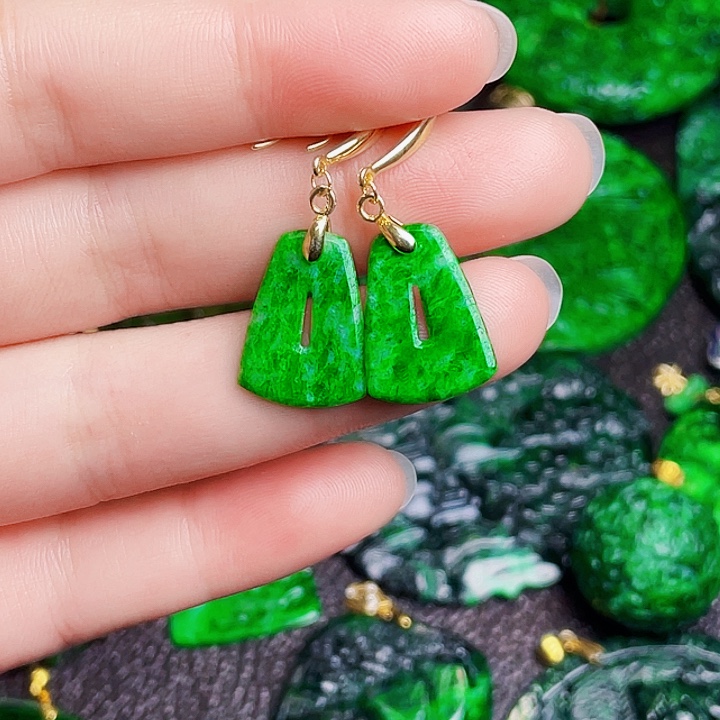 翡翠银S925镶嵌颈饰多样性