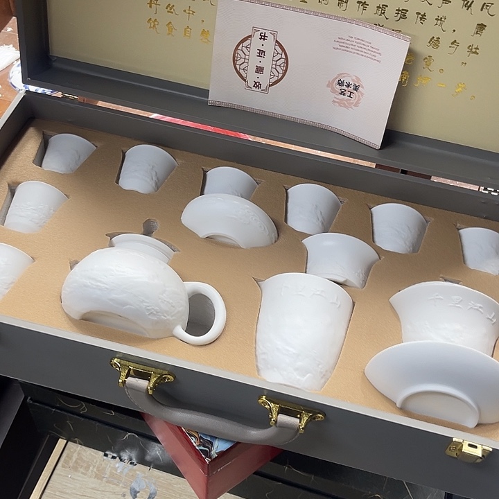 孤品茶具。                 