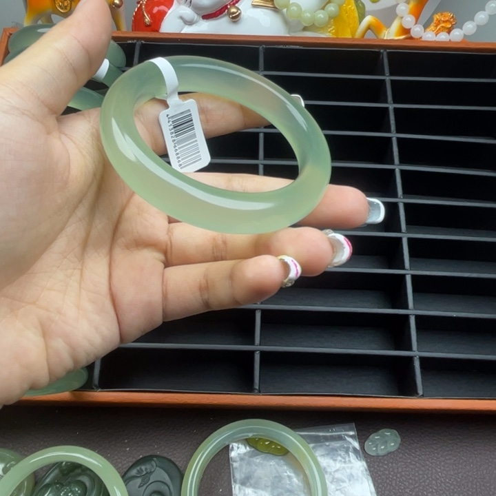 亲***.岫玉未镶嵌手镯岫玉手镯