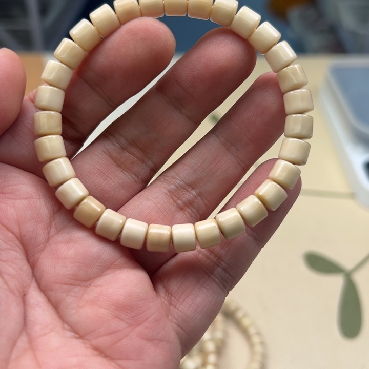 手串龙脊菩提白色708