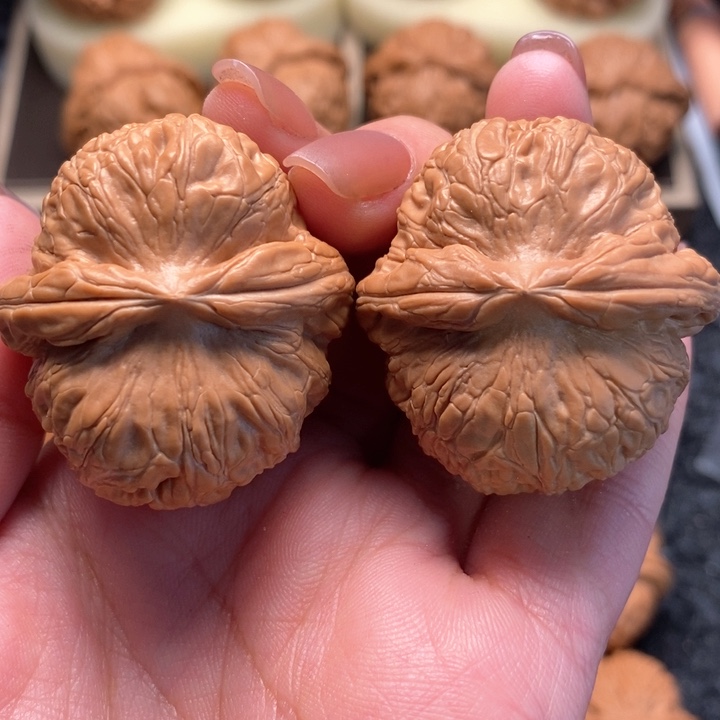 文玩核桃把件韭**子精品大元宝39