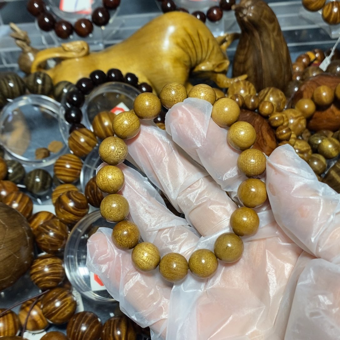 金丝楠木雕工艺品12