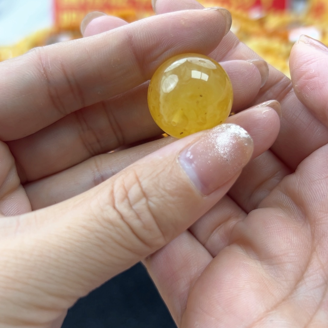 琥珀珠宝奇石未镶嵌