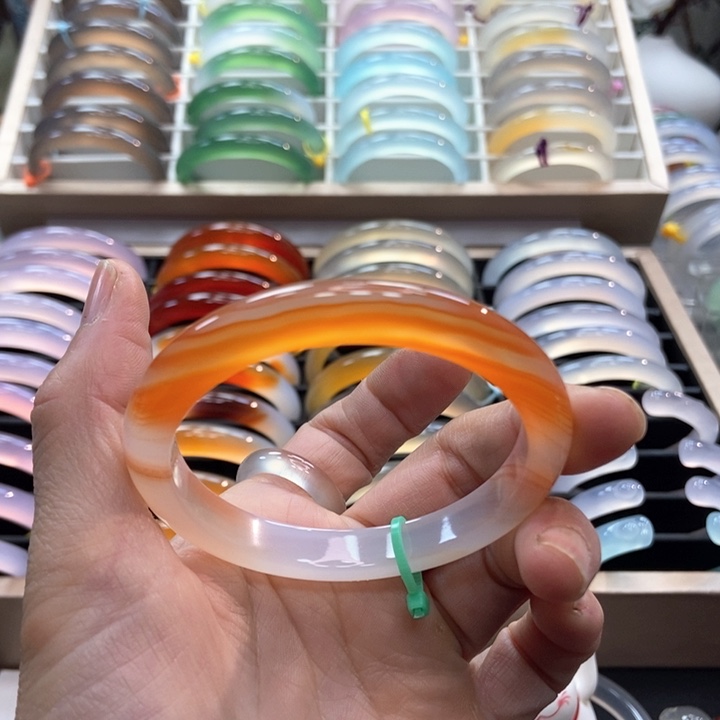 玛瑙/玉髓手镯未镶嵌