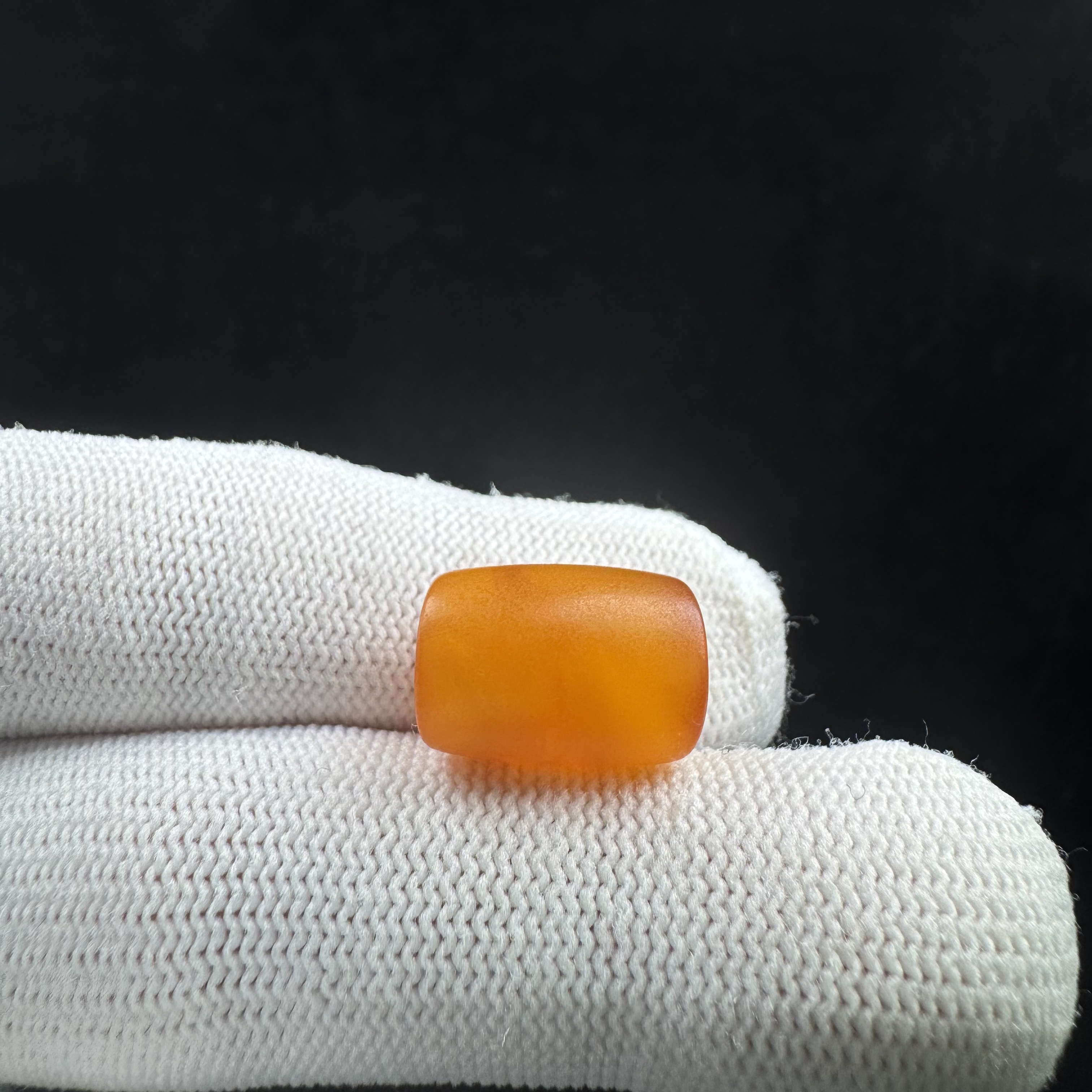 K6584天然蜜蜡老蜡马蹄微瑕11.3*15.7mm支持复检假一罚十