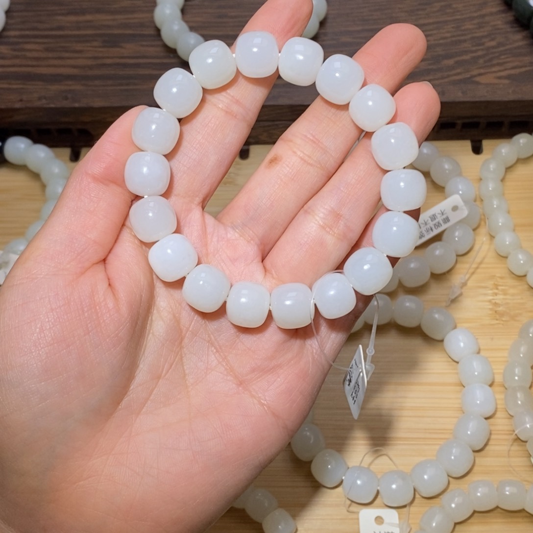 和田玉未镶嵌珠宝奇石小*12小越