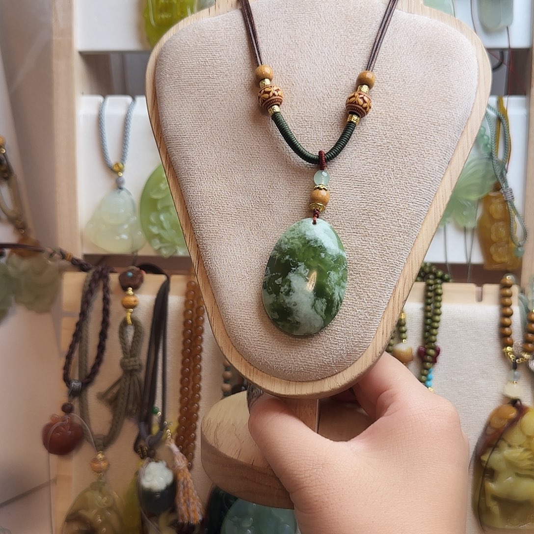 用***5蛇纹石玉合金颈饰