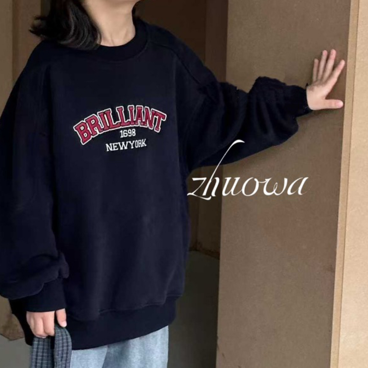 秋冬儿童中性字母一体绒卫衣