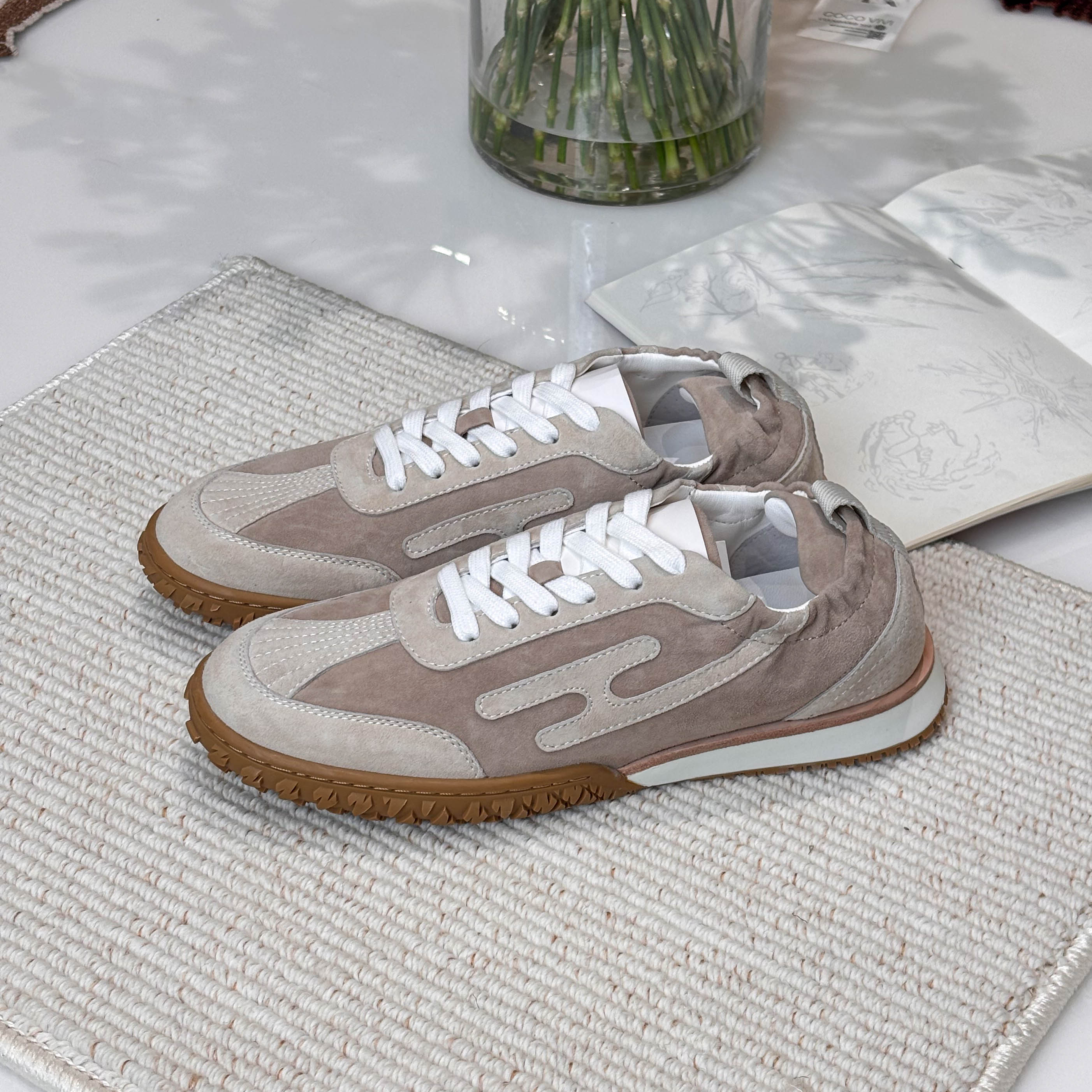 【运动鞋】鞋面牛皮革 内里羊皮 TPU大底 圆头系带 跟高2.5cm