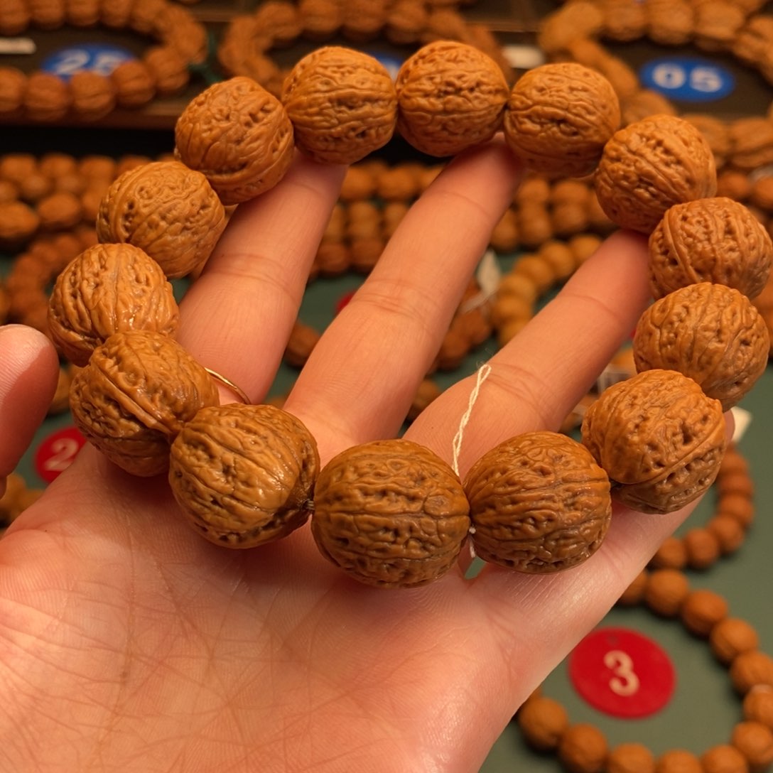 文玩核桃手串20尺寸麒麟纹
