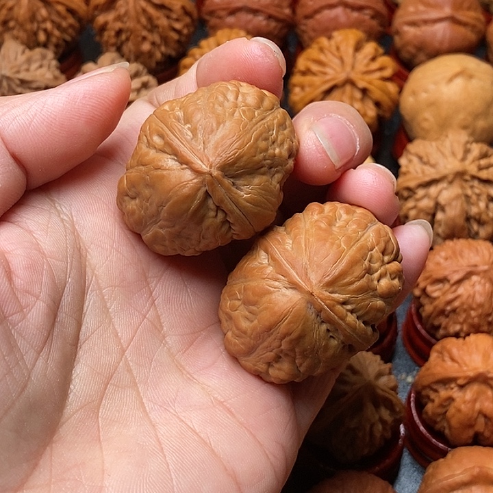 不***坤吊坠文玩核桃蛤蟆