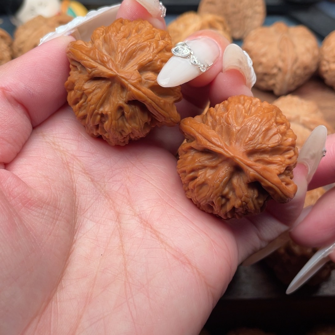 文玩核桃把件全品，红皮宫灯39