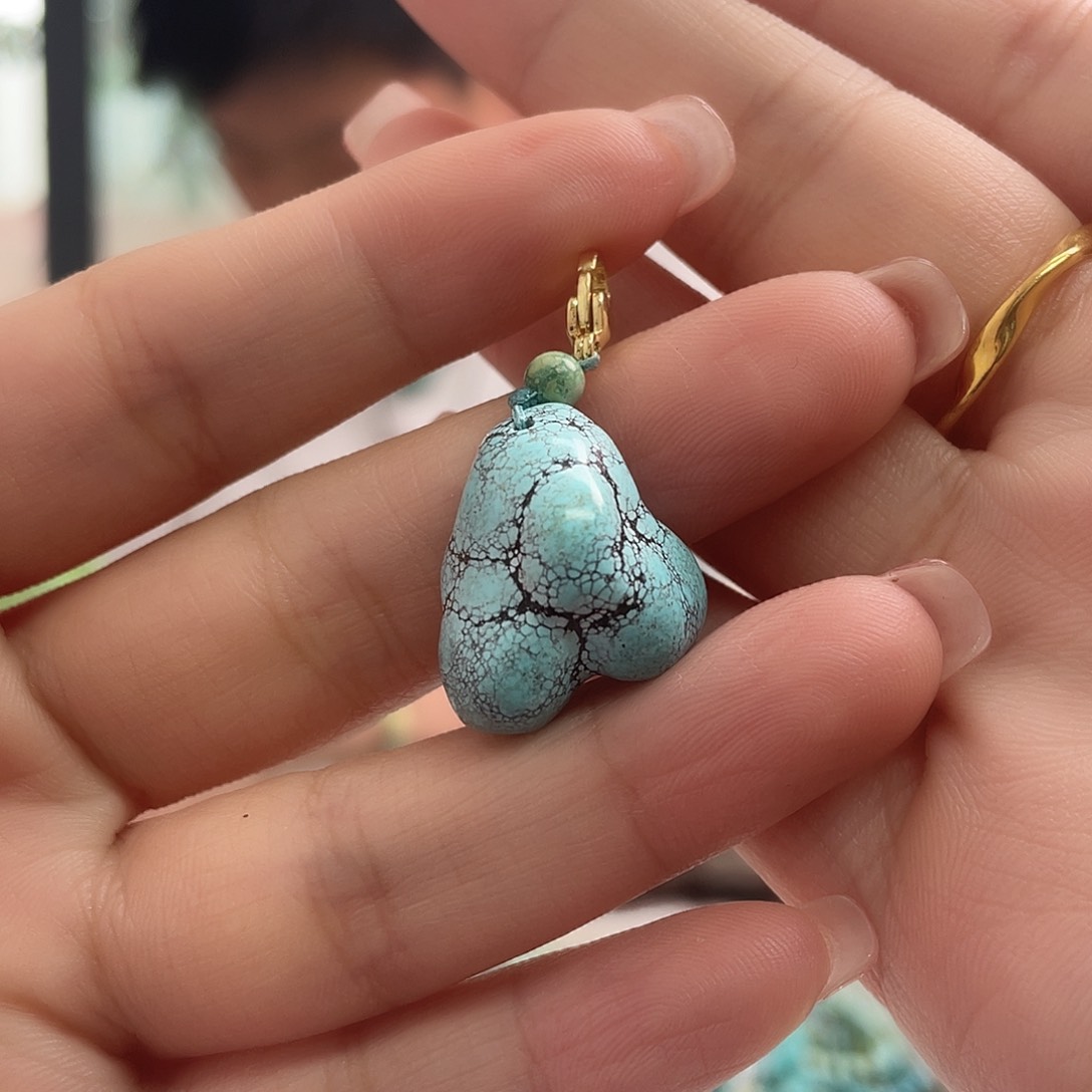 未镶嵌绿松石珠宝奇石