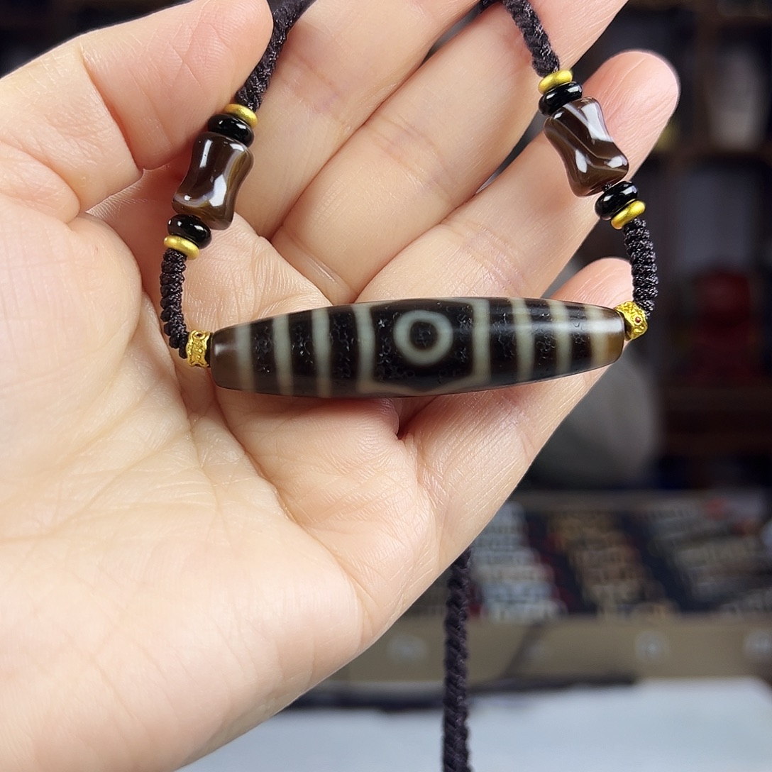 玛瑙/玉髓合金颈饰张魁