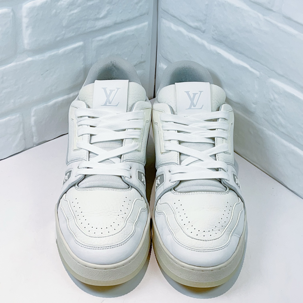 95新 LouisVuitton/路易威登 trainer 白水泥 欧码8.5  42.5码 