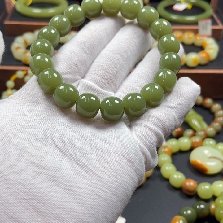 幼***班透闪石质玉未镶嵌手链