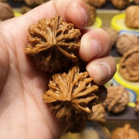 吊坠文玩核桃三棱