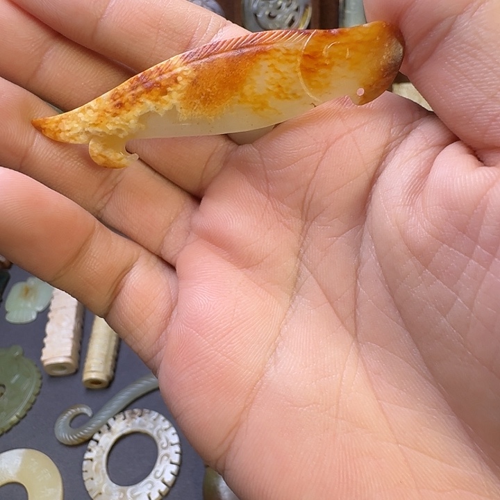 牧***马和田玉（糖玉）未镶嵌颈饰