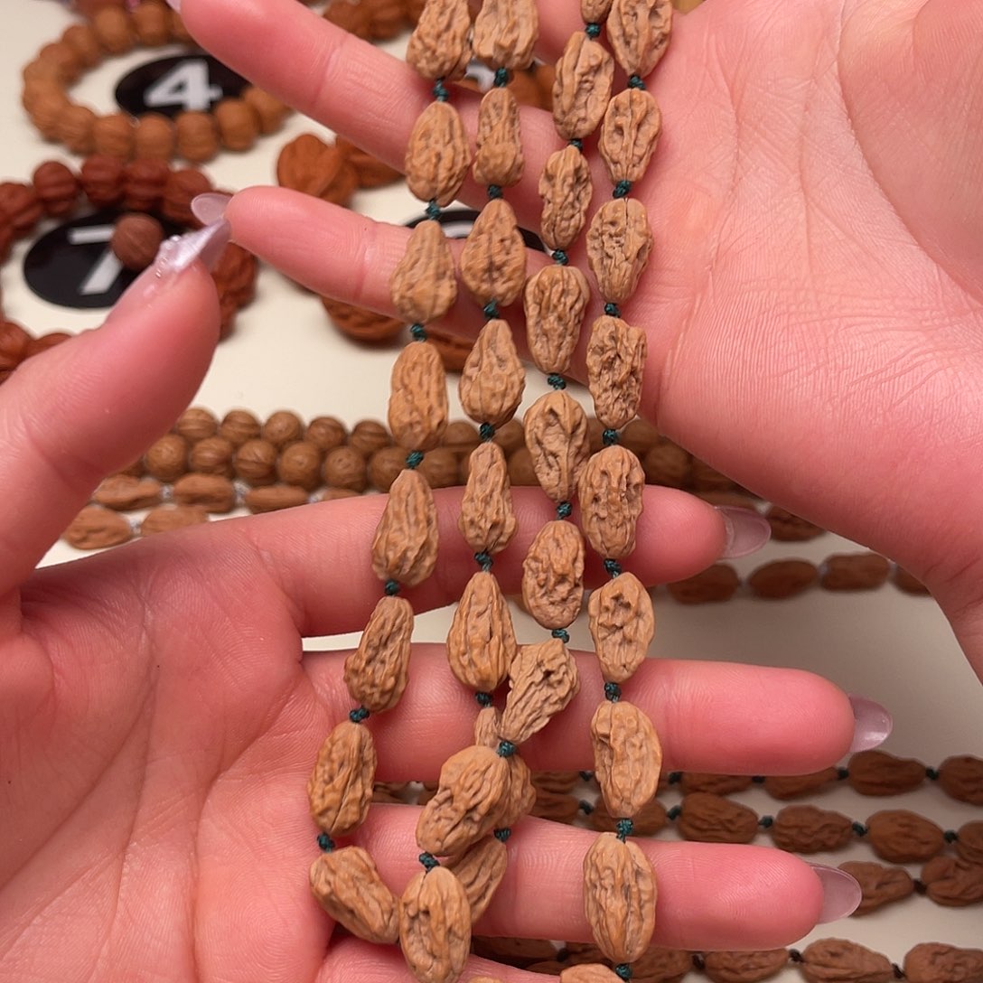 余***己吊坠文玩核桃异形脖挂