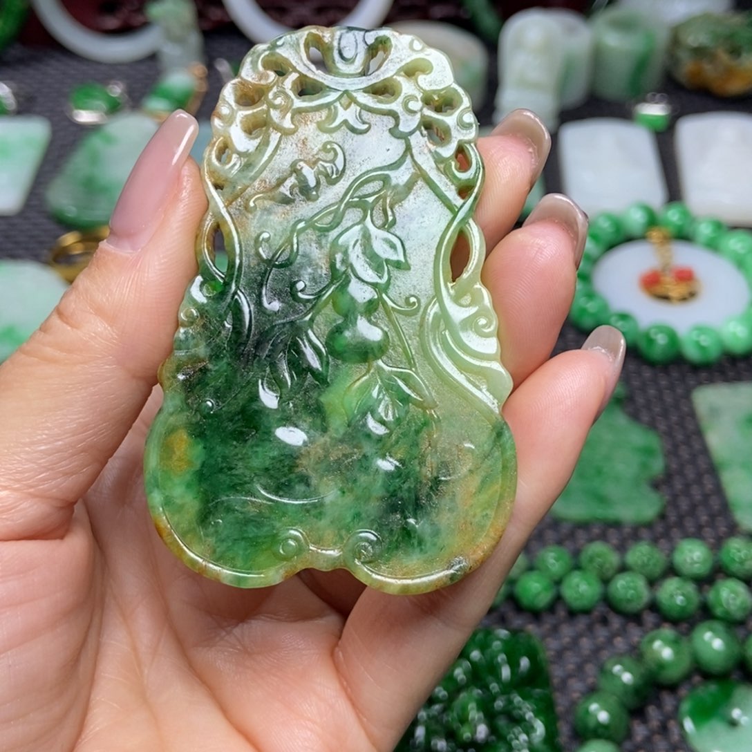 顺***卖翡翠未镶嵌挂件清