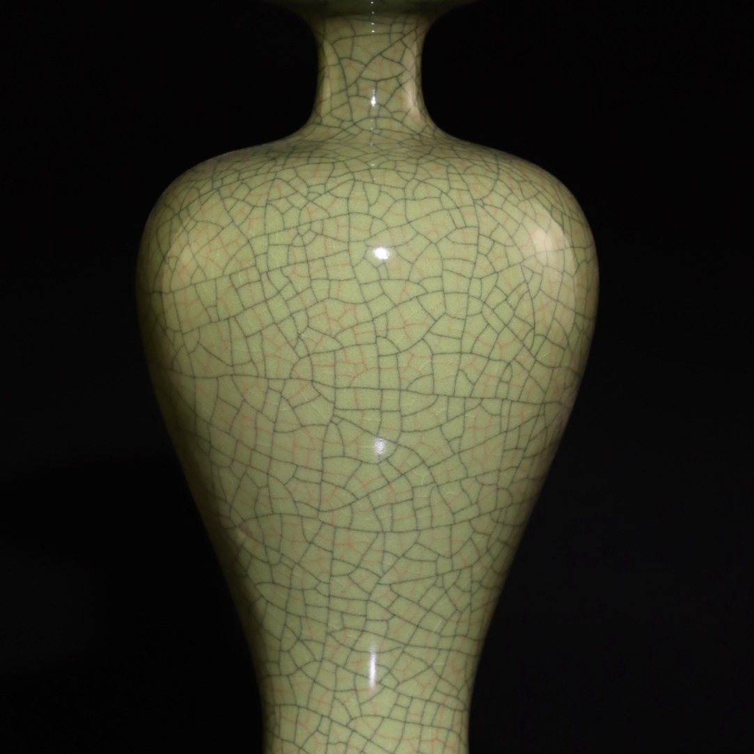 空间陈设·哥窑·梅瓶尺寸：高24、直径11cm