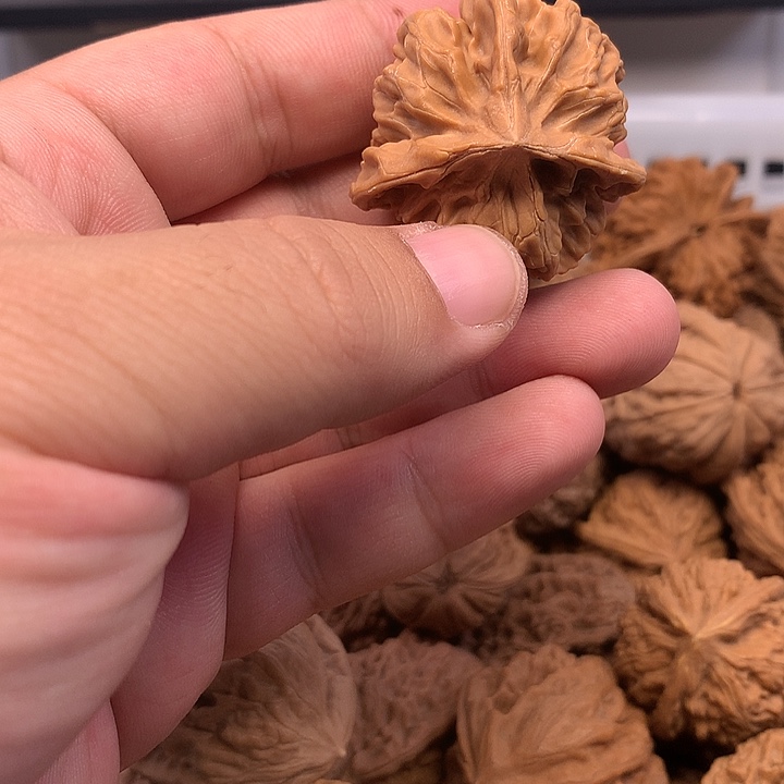 外***。文玩核桃吊坠核桃