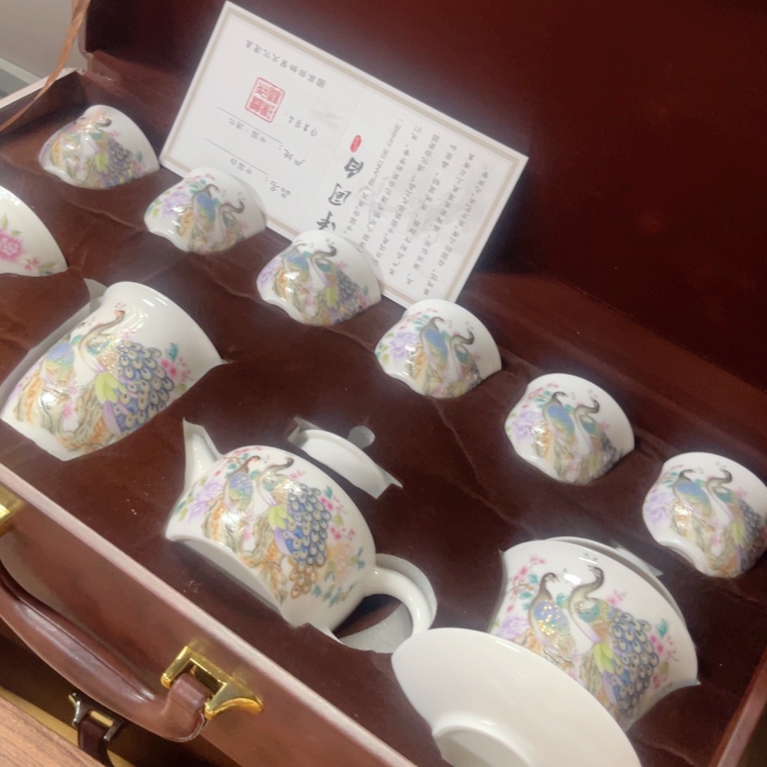 孤品茶具套装等。            