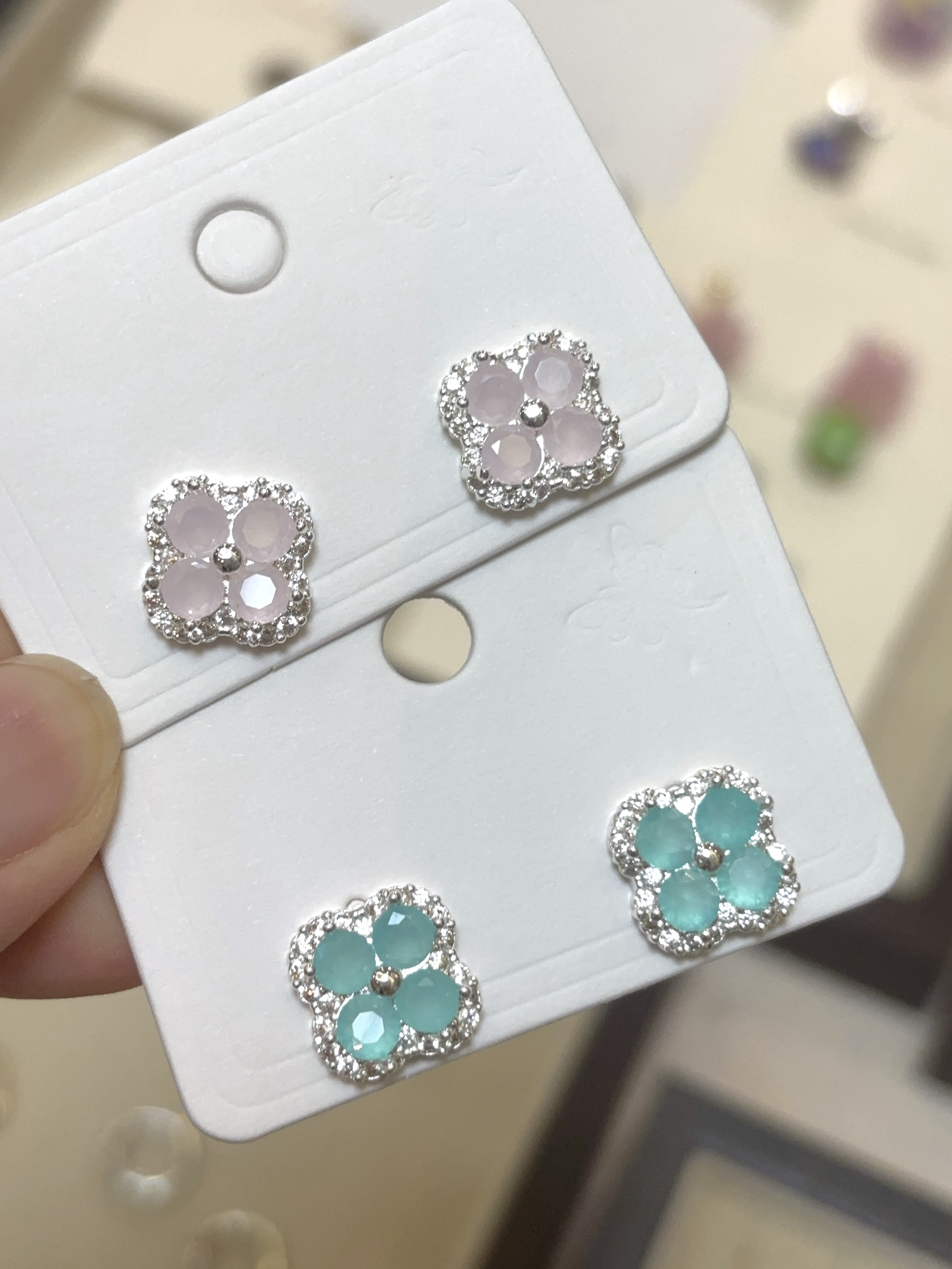 铜合金锆石耳饰 [薄荷樱花]轻奢气质四叶满钻耳钉