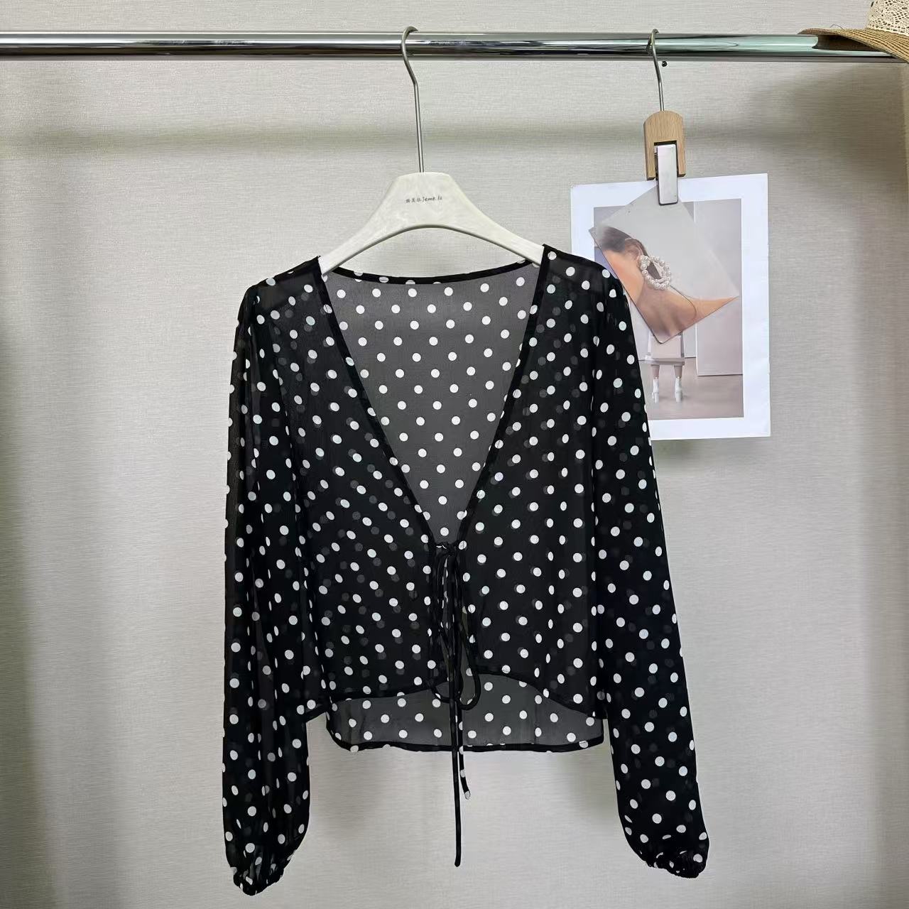 深圳南油白桃美美 法式波点V领夏季冰凉感薄系带女开衫外搭A2834