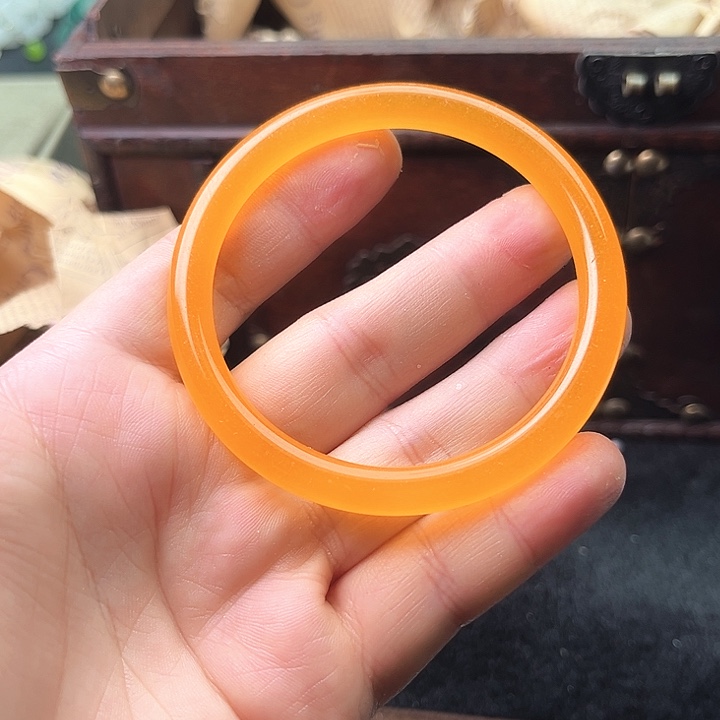 翡翠手镯未镶嵌60啊啊